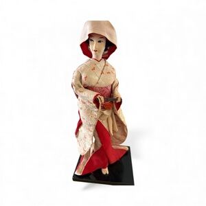 Vintage Japanese Geisha Collectible Fabric Face Doll.